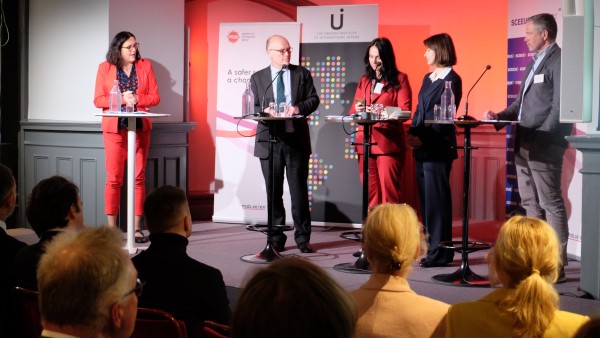Liam Maxwell, Daria Kaleniuk, Hanna Hopko och Dan Sjöblom