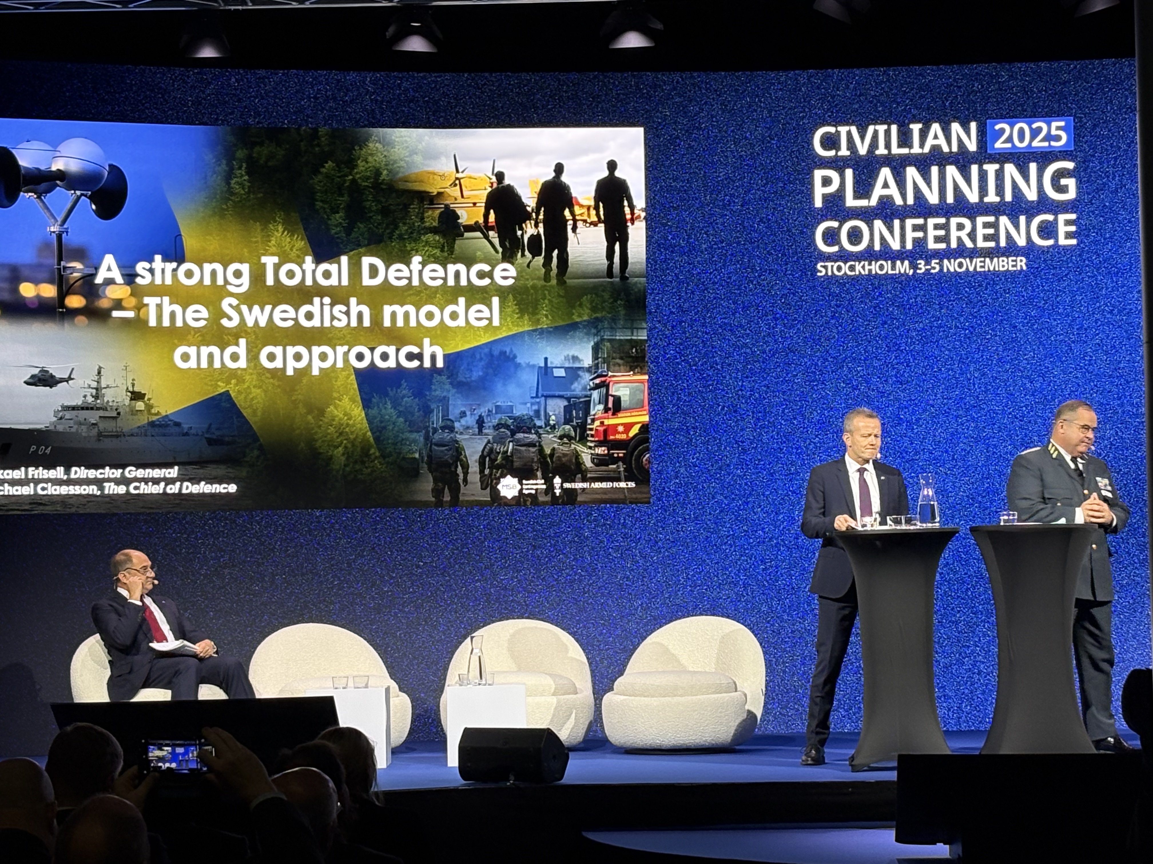 Den 3-5 november samlades civila och militära representanter från Natos medlemsländer i Stockholm för en konferens kring civil-militär planering.