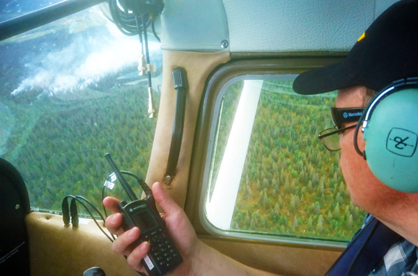 Pilot i ett skogsbrandsbevakande flyg