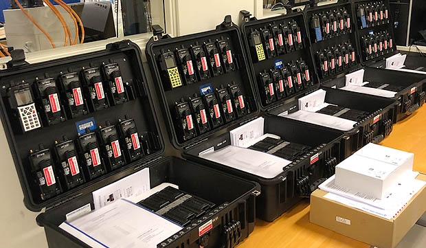 Rakelterminaler i terminalpoolen. Samtliga Rakelterminaler lånas ut med batteriladdare. Foto: Rolf Rudman, Trafikverket